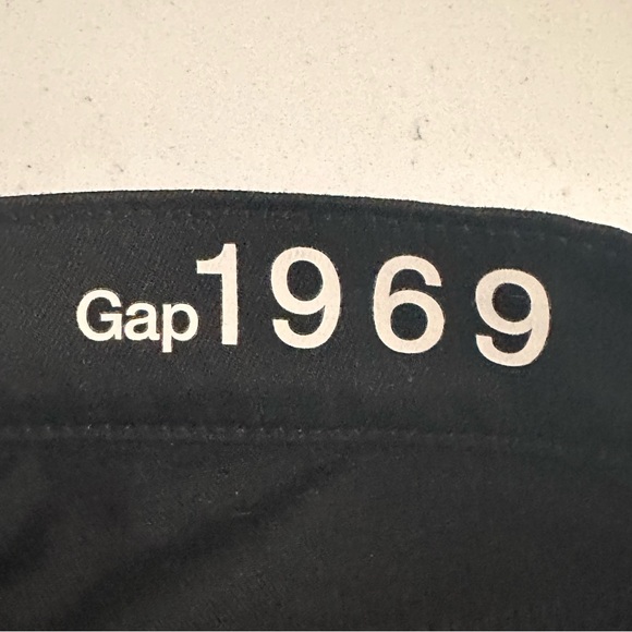 Gap 1969 Black Legging Jeans With Inseam Zip Detail Size 28/6P - Picture 3 of 7